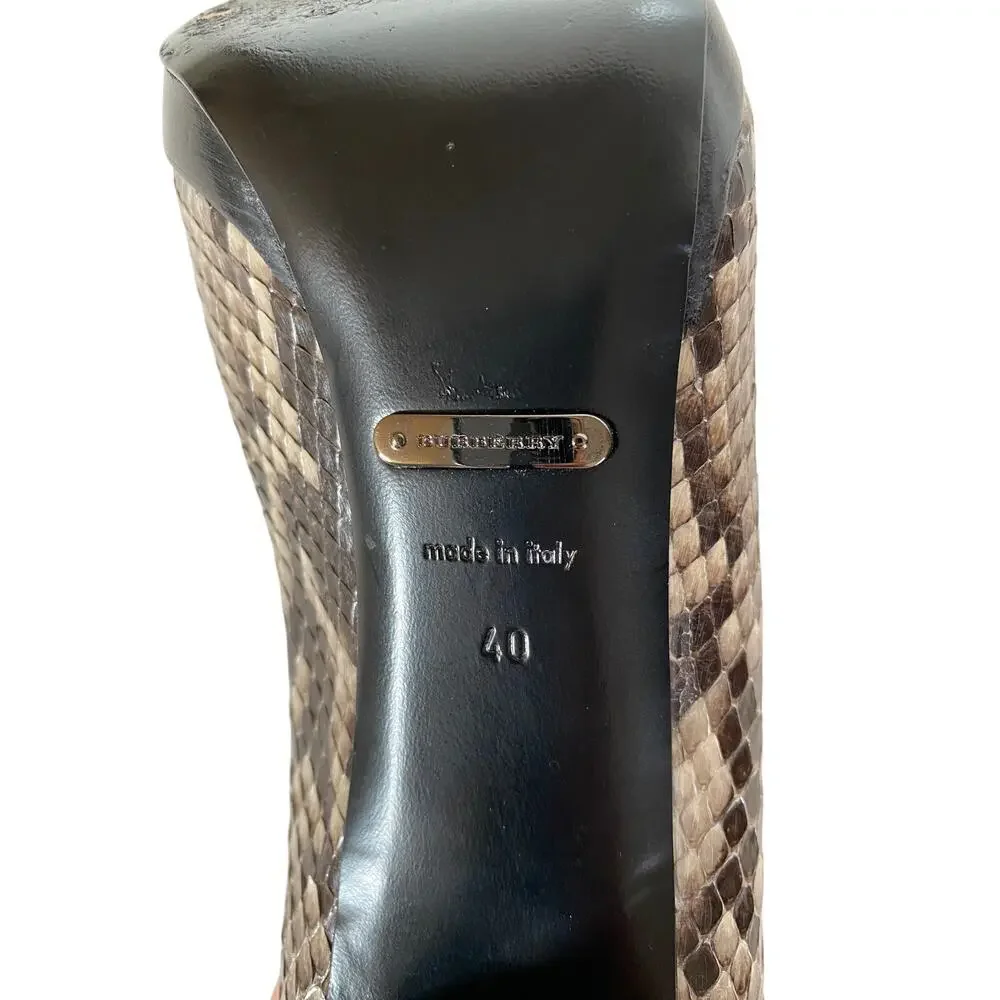 Burberry Otis Pelham 110 Python Snakeskin Platform Pumps EU 40 US‎ 10 Stone 4.5”